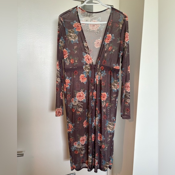 Floral mesh cover up - Picture 1 of 4